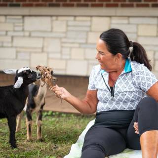 Lauraphotospets hhs goat yoga  -153