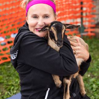 Lauraphotospets hhs goat yoga  -169