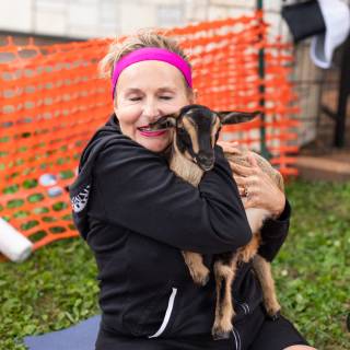 Lauraphotospets hhs goat yoga  -170