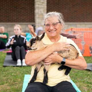 Lauraphotospets hhs goat yoga  -60