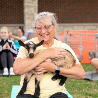 Lauraphotospets hhs goat yoga  -61